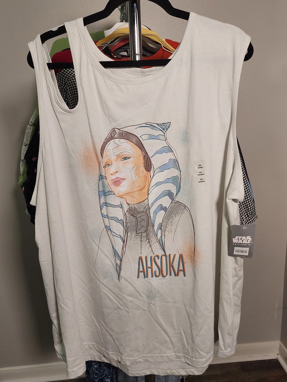 Star Wars Ahsoka Tano Graphic Tank Top White Women’s Size 3X NWT
